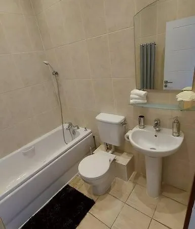 Modern And Spacious Two Bedroom Apartment Ipswich Exterior photo